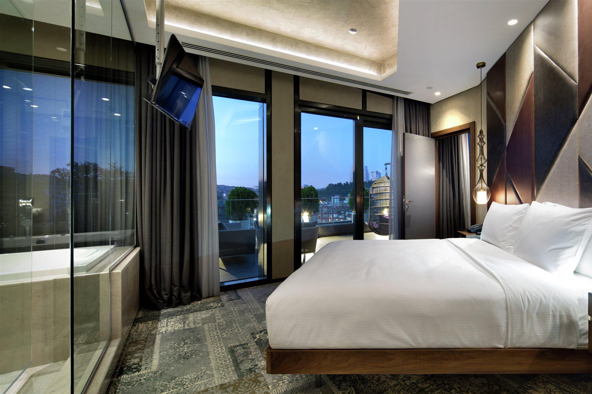 Doubletree By Hilton Istanbul - Piyalepasa Hotel Exterior photo Deluxe Suite
