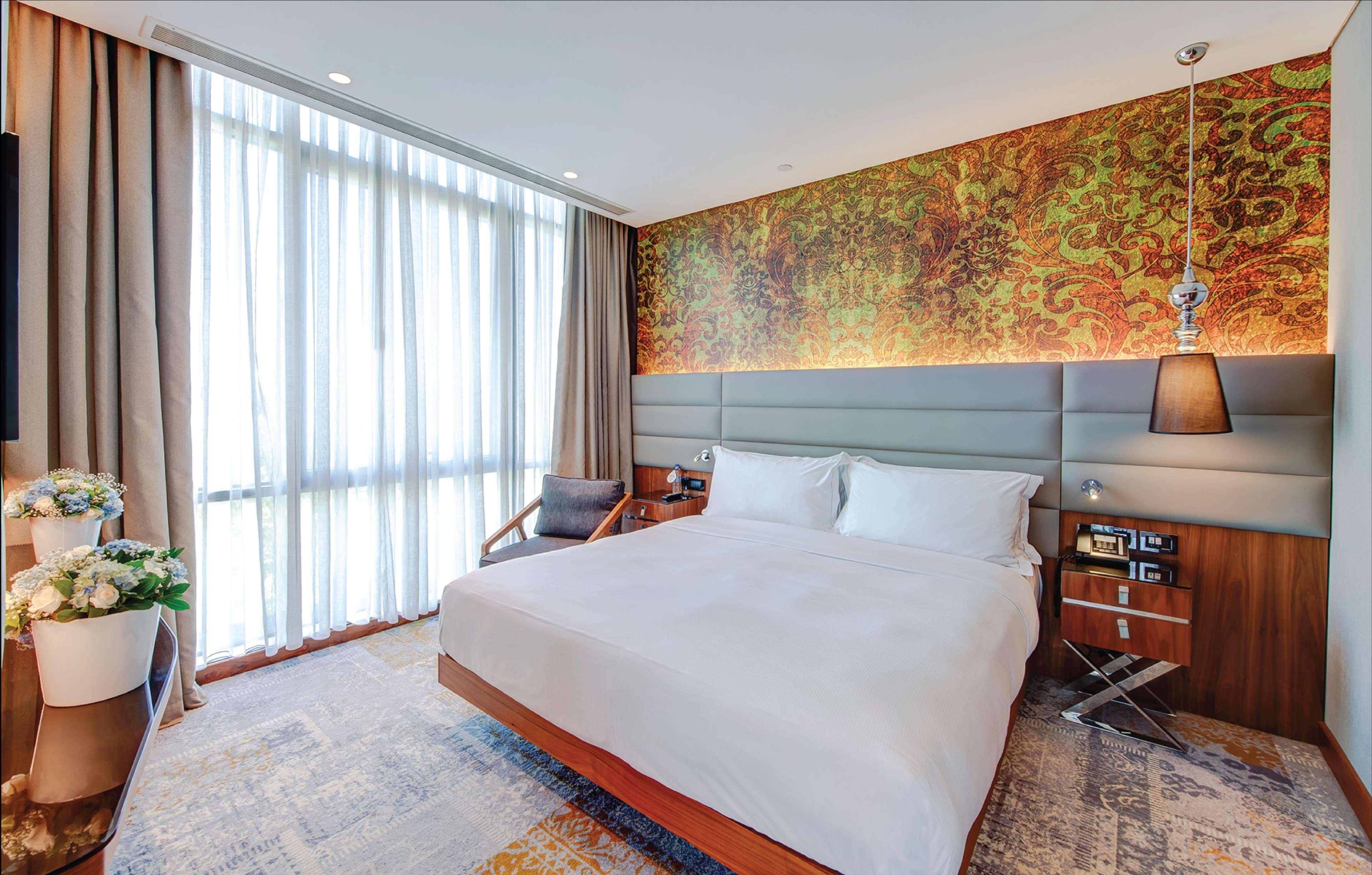 Doubletree By Hilton Istanbul - Piyalepasa Hotel Exterior photo Deluxe Room