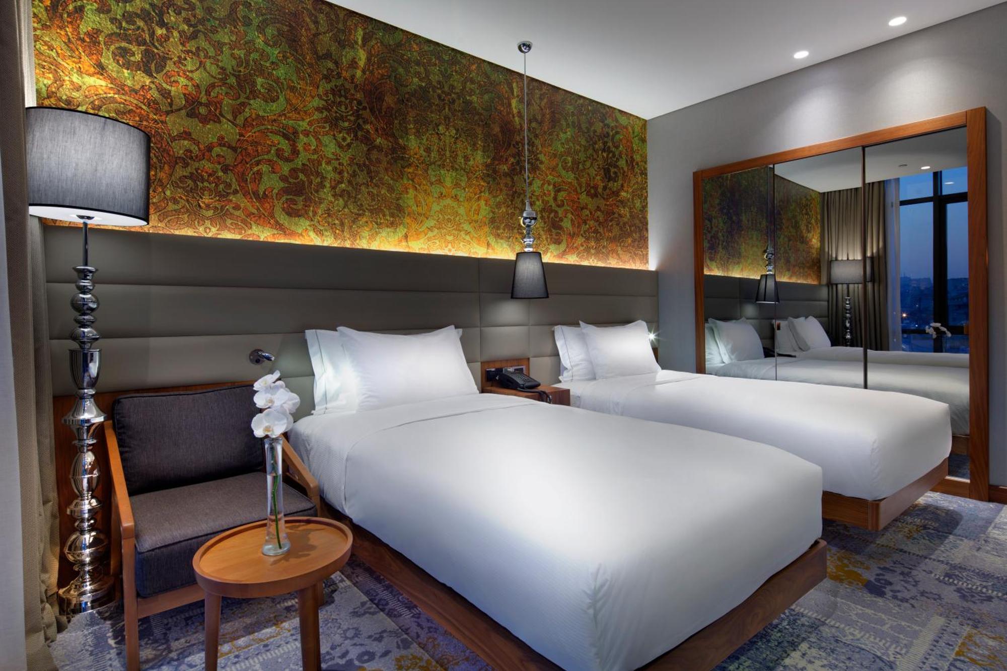 Doubletree By Hilton Istanbul - Piyalepasa Hotel Exterior photo Deluxe Room
