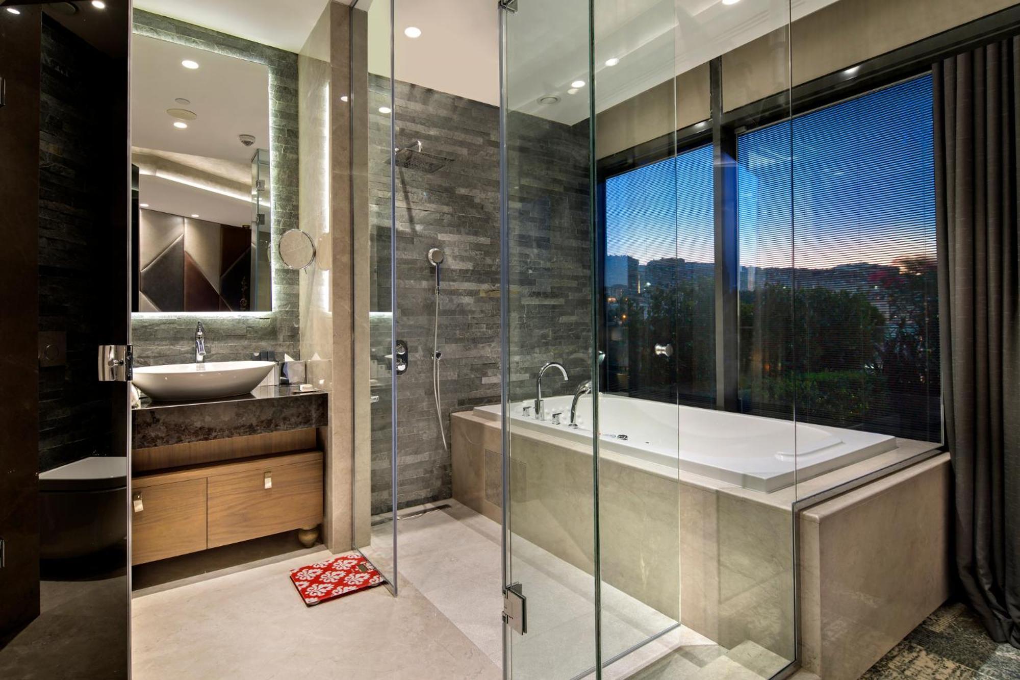 Doubletree By Hilton Istanbul - Piyalepasa Hotel Exterior photo Bathroom