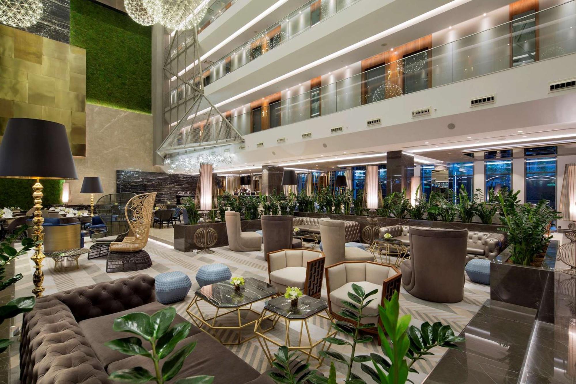 Doubletree By Hilton Istanbul - Piyalepasa Hotel Exterior photo Lobby