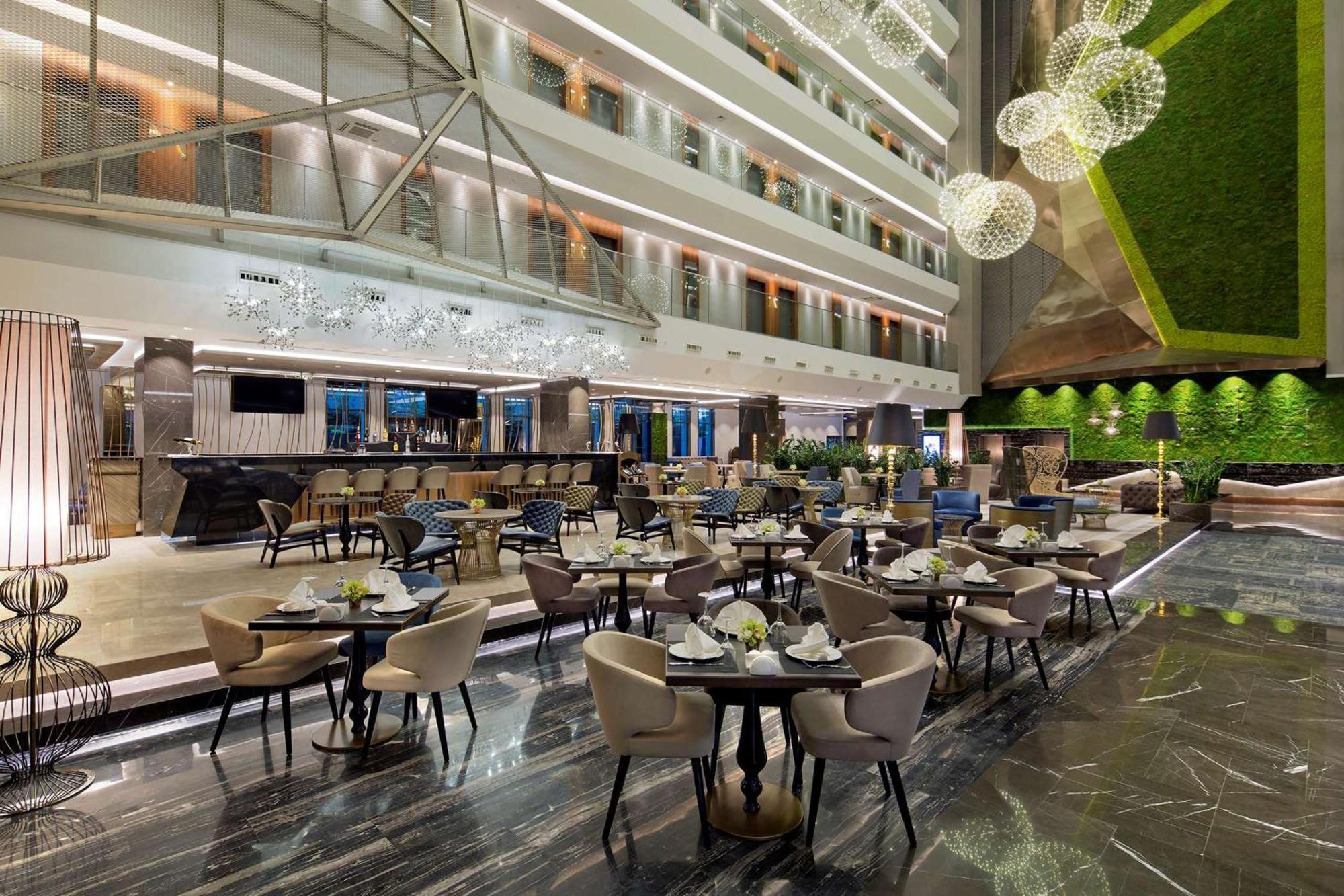 Doubletree By Hilton Istanbul - Piyalepasa Hotel Exterior photo The lobby