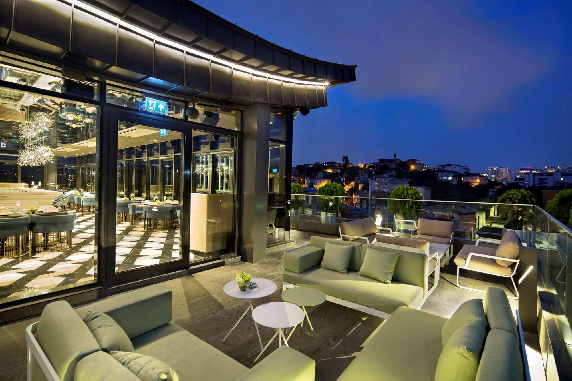 Doubletree By Hilton Istanbul - Piyalepasa Hotel Exterior photo The Sky Bar