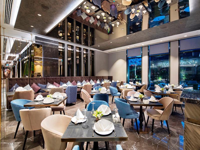 Doubletree By Hilton Istanbul - Piyalepasa Hotel Exterior photo The interior of the restaurant
